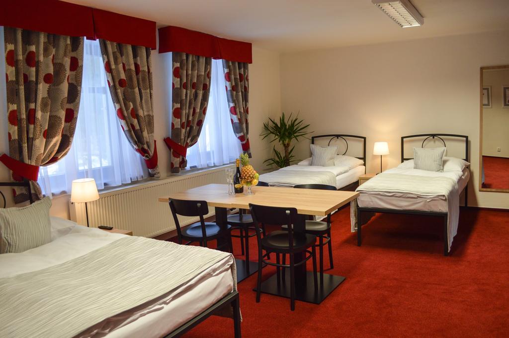 Penzion Obora Poděbrady Habitación foto